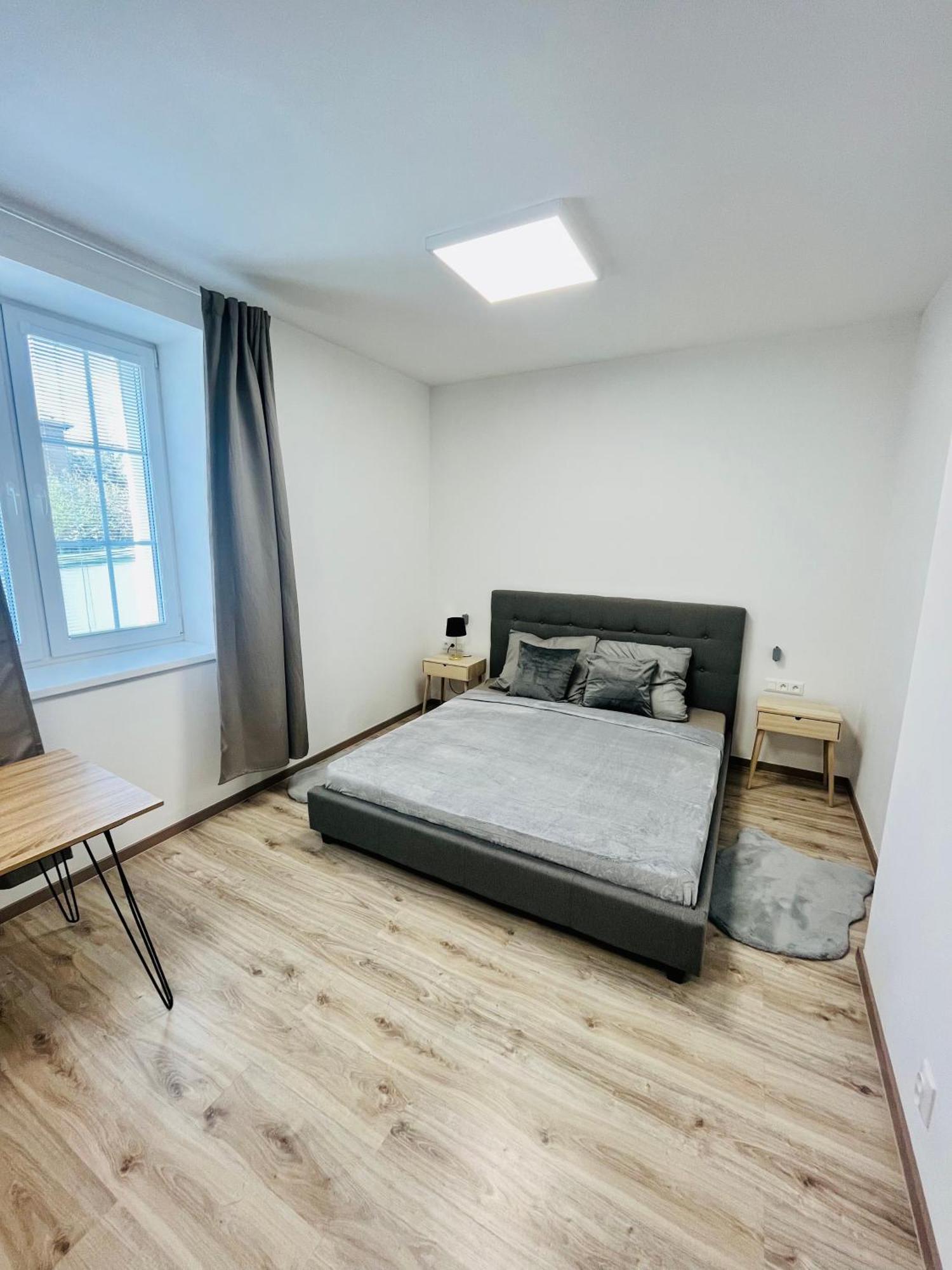 Apartment Riviera Centrum, Private Parking And Smart Check In Банска-Бистрица Экстерьер фото
