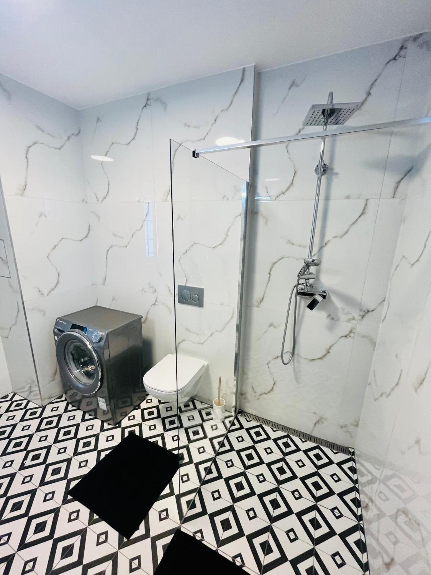 Apartment Riviera Centrum, Private Parking And Smart Check In Банска-Бистрица Экстерьер фото