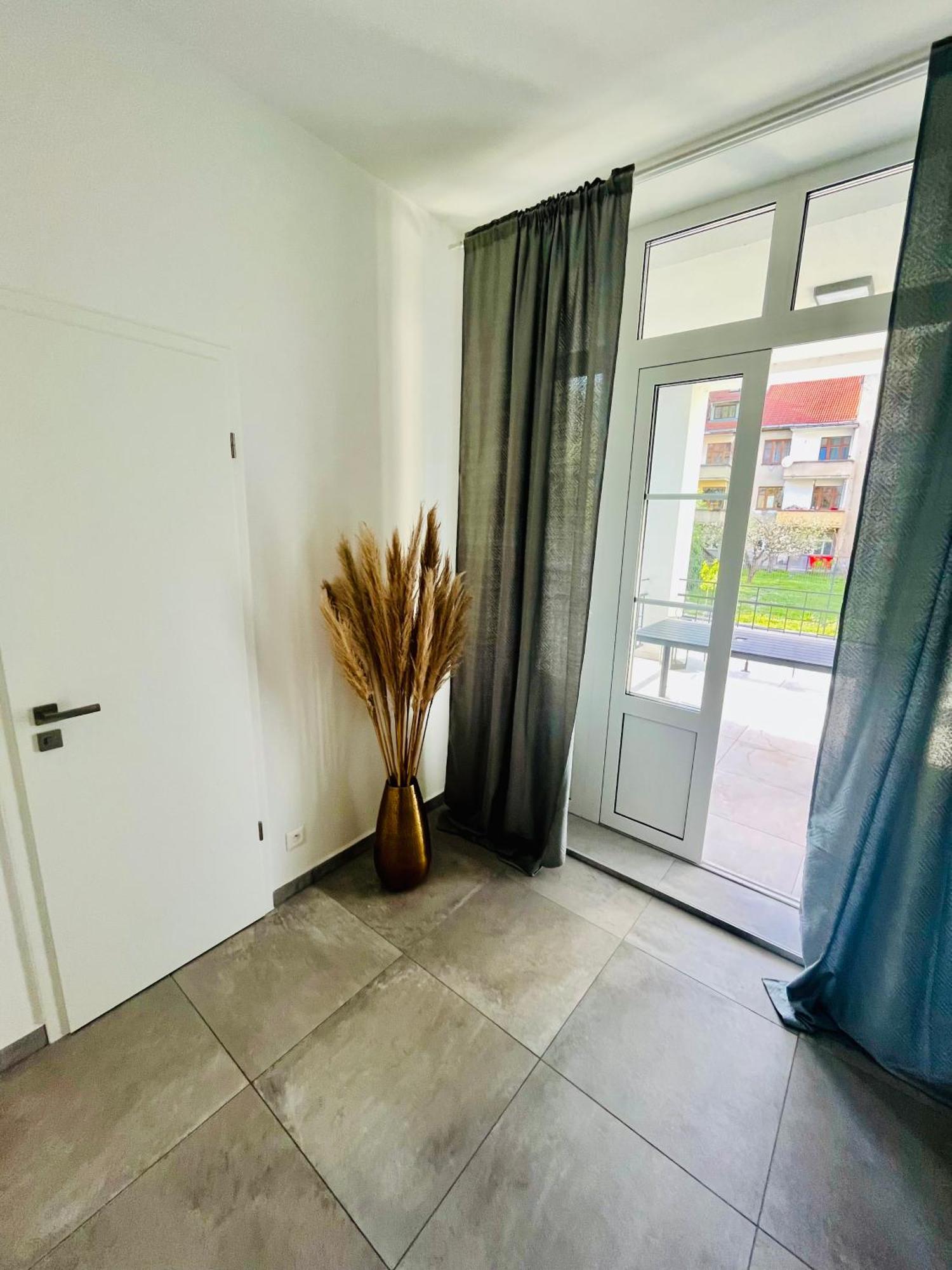 Apartment Riviera Centrum, Private Parking And Smart Check In Банска-Бистрица Экстерьер фото
