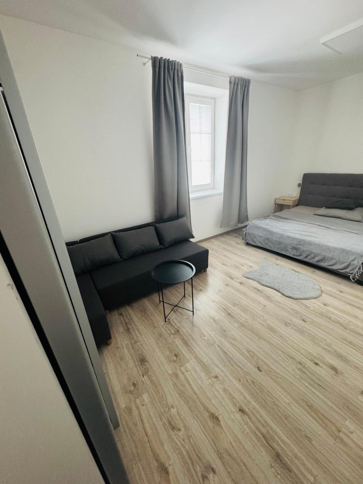 Apartment Riviera Centrum, Private Parking And Smart Check In Банска-Бистрица Экстерьер фото